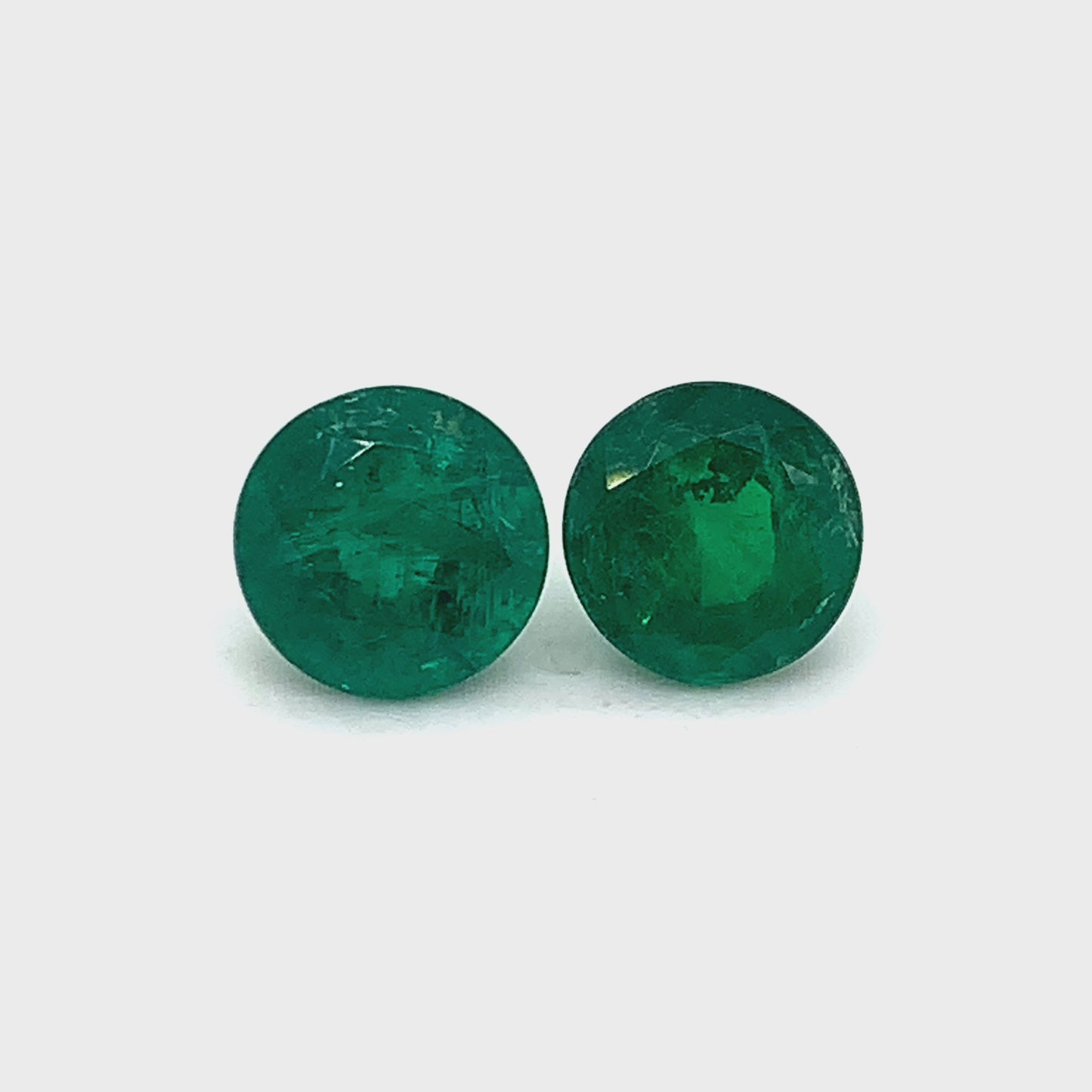 
                  
                    Load and play video in Gallery viewer, Round Emerald (2 pc 5.46 ct)
                  
                