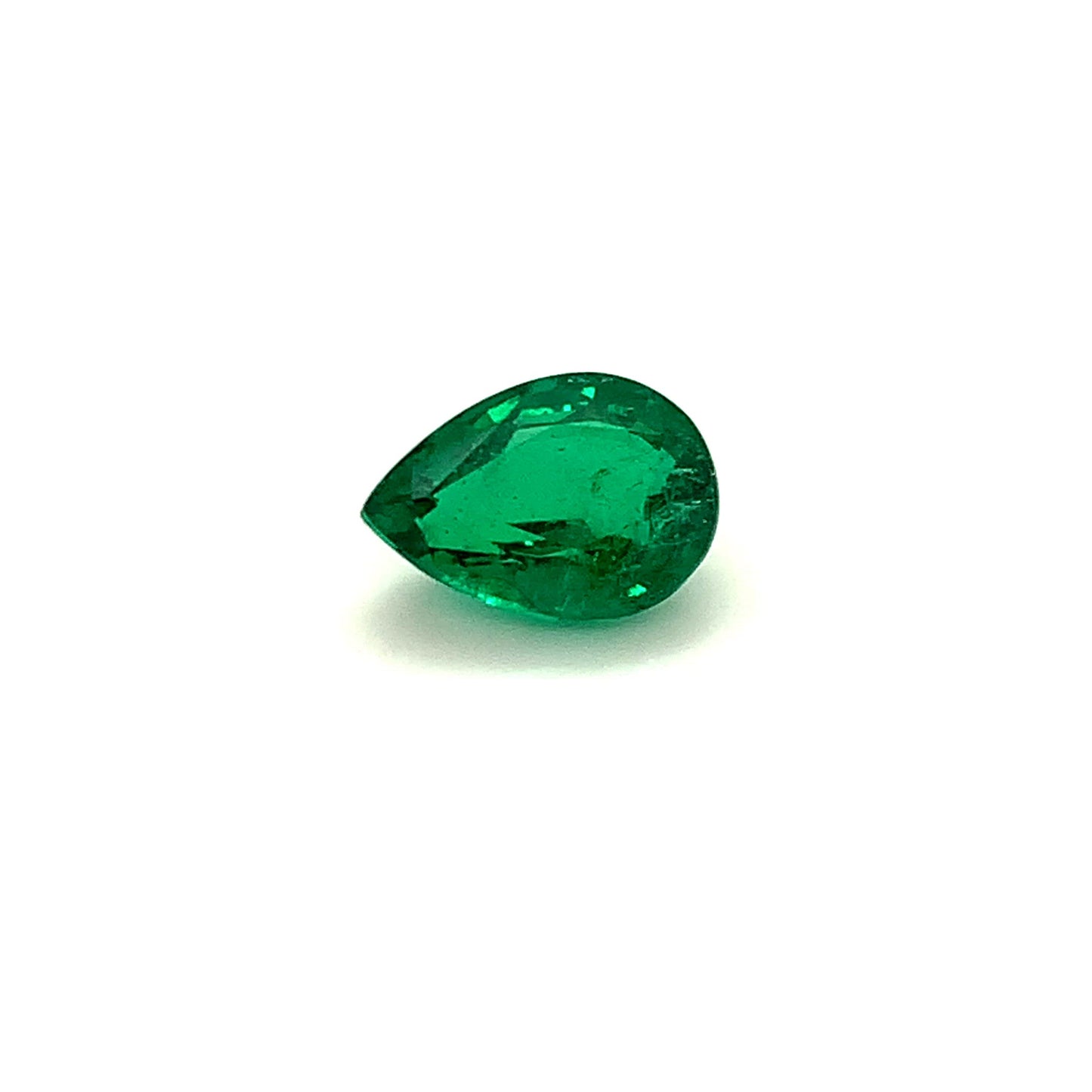 
                  
                    Load and play video in Gallery viewer, 15.29x10.95x7.36mm Pear-shaped Emerald (1 pc 7.13 ct)
                  
                