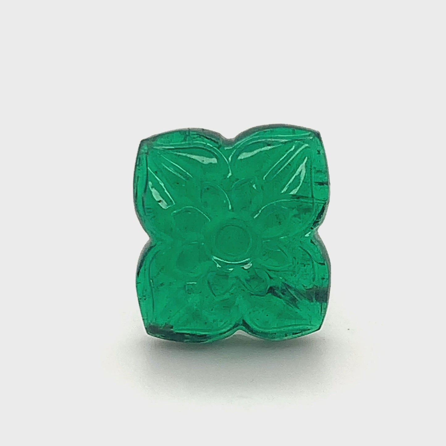 15.74x14.24x6.27mm Carving Emerald (1 pc 13.20 ct)