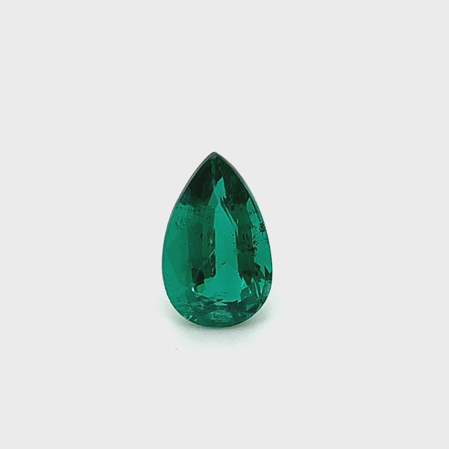 
                  
                    Load and play video in Gallery viewer, 13.27x8.27x5.42mm Pear-shaped Emerald (1 pc 3.40 ct)
                  
                