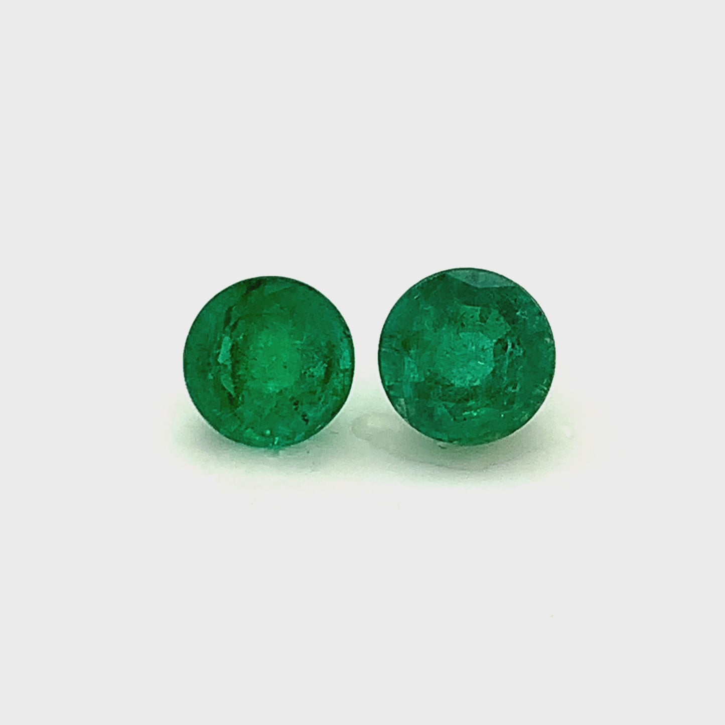 
                  
                    Load and play video in Gallery viewer, Round Emerald (2 pc 2.63 ct)
                  
                